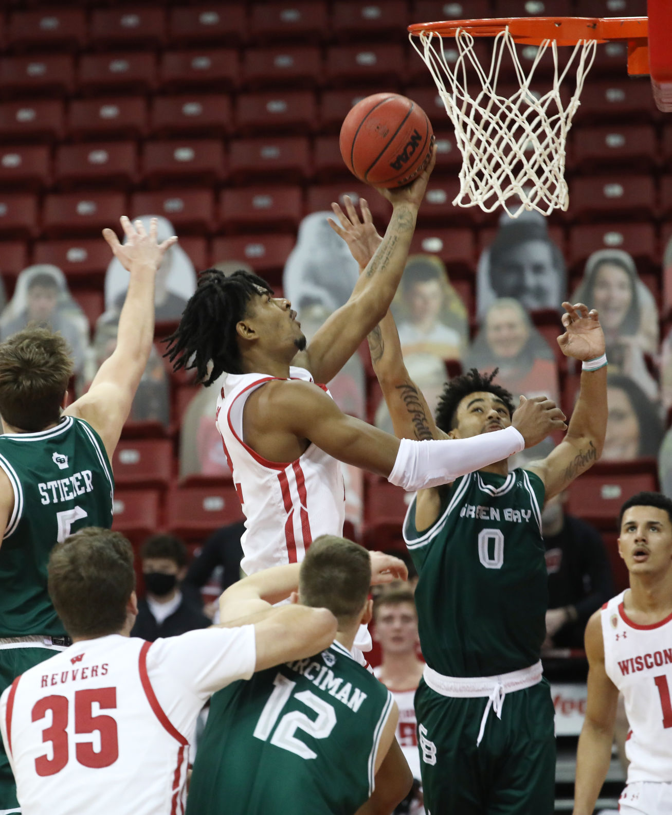 Badgers 82, Phoenix 42